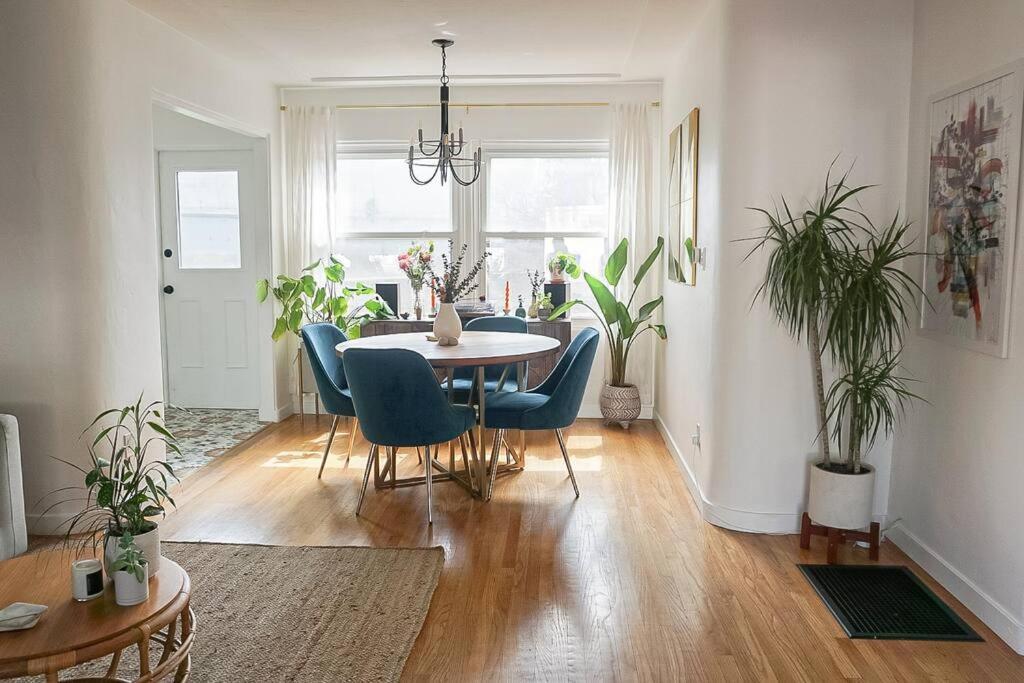 Artsy Mid-century Little Italy, Downtown Holiday home