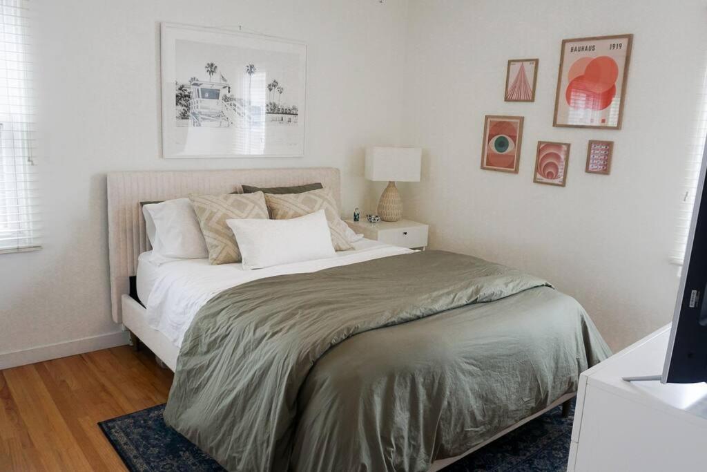 Artsy Mid-century Little Italy, Downtown Holiday home